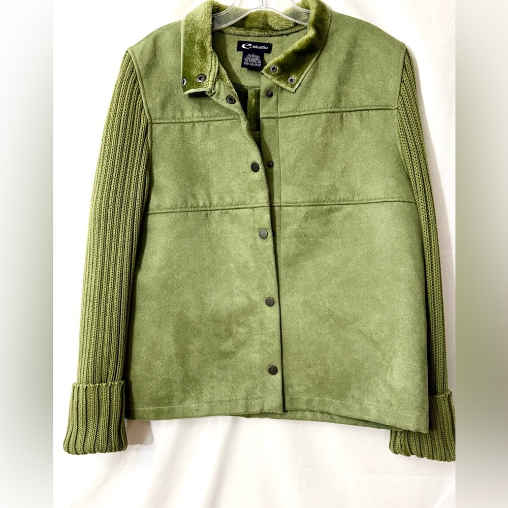 E Studio Y2K/90’s Olive Green Faux Suede Jacket With Knit Sleeves Size Large